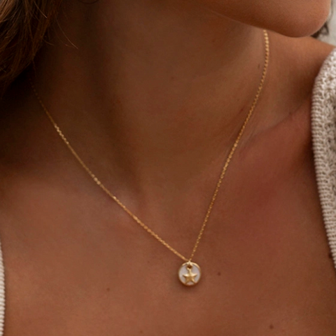 Star necklace with mother of pearl detail - Dilan Collective