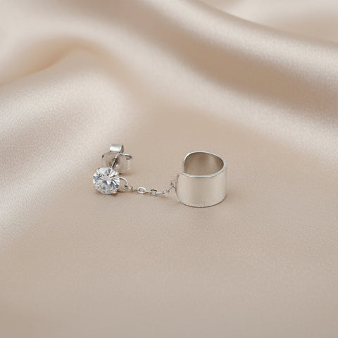 Zilveren ear cuff met ketting en zirconia (per stuk)