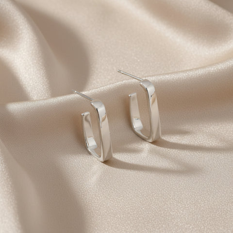 Zilverkleurige rechthoekige oorbellen (rhodium plated)