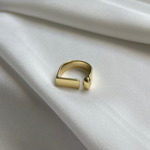 Ring Abstract Gold