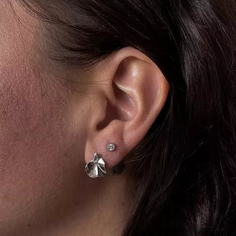 Oorbellen Abstract studs zilver - Studio Mama